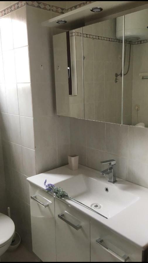 נובליה Apartment Sandrina מראה חיצוני תמונה